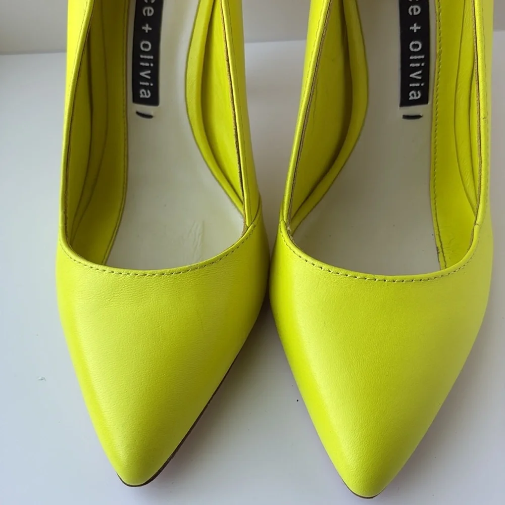 Alice + Olivia Dina Heel In Lime Punch - Picture 6 of 10